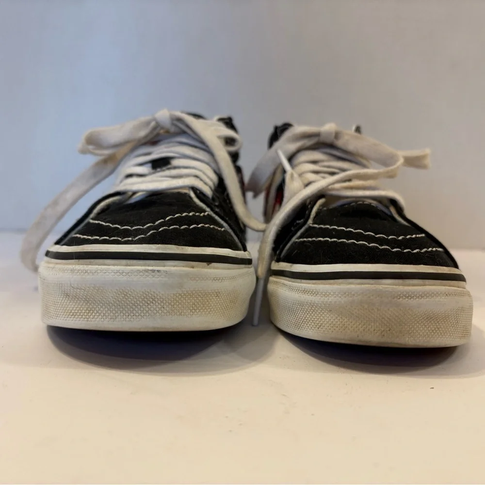 Vans SK-8 mid black sneakers with embroidered roses women’s size 5.5